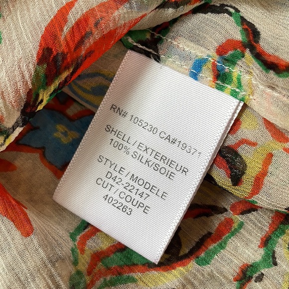 Size M. Joie flowers blouse. - Picture 6 of 6